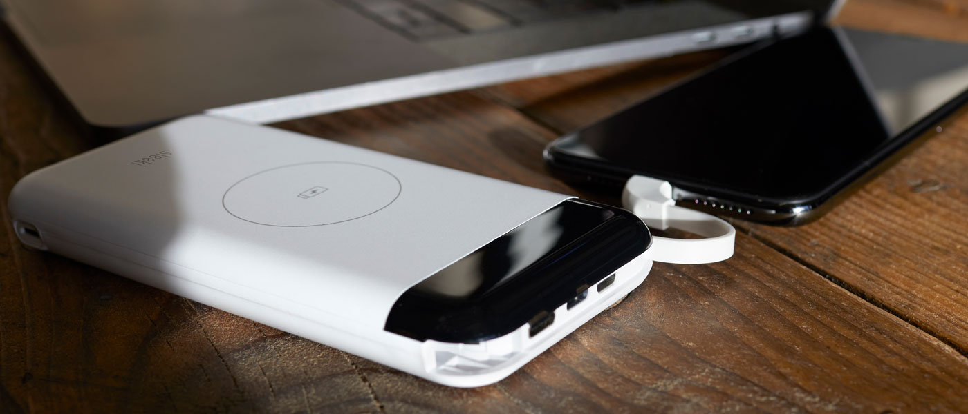 White Wireless Phone Charger with Iphone